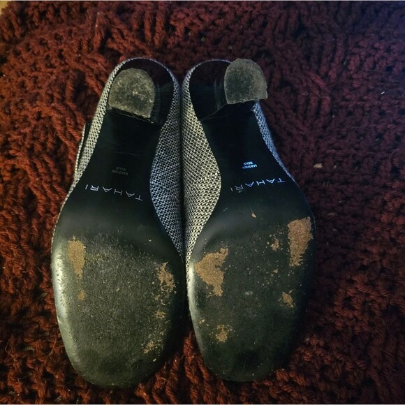 Tahari Mary Jane Hoodstooth Pattern Leather 4" heel. Size 9.5 - Picture 7 of 7